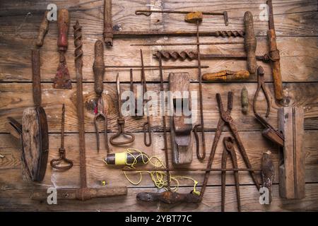 Accessoires anciens utilisés par les artisans au siècle dernier Banque D'Images