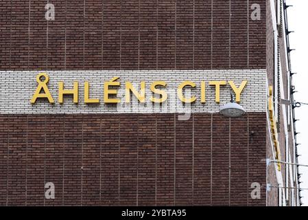 Stockholm, Suède, 10 août 2019 : Ahlens City, grand magasin dans le centre de Stockholm, Europe Banque D'Images