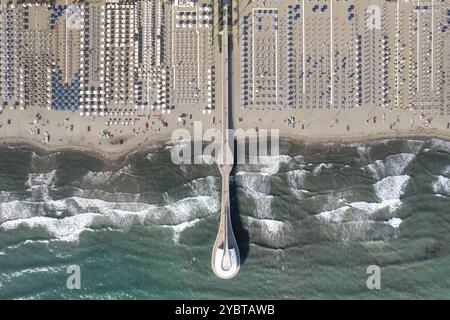 Documentation photographique aérienne de la jetée Lido di Camaiore Toscany Italie Banque D'Images