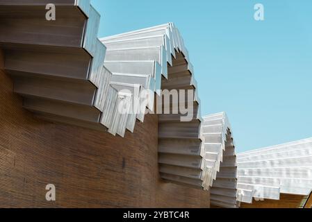 LaGuardia, Espagne, 6 août 2020 : domaine viticole Ysios à Alava, pays Basque. Le bâtiment futuriste a été conçu par le célèbre architecte Santiago Calatrava, E. Banque D'Images