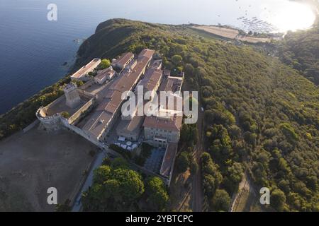 Documentation photographique aérienne de l'ancienne ville étrusque de Populonia Italie Banque D'Images