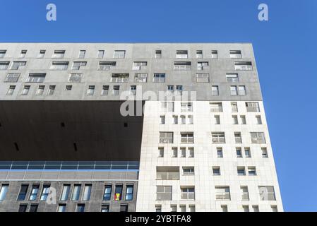 Madrid, Espagne, 6 juin 2020 : bâtiment Mirador dans le quartier Sanchinarro de Madrid. Il a été conçu par le studio d'architectes néerlandais MVRDV, Europe Banque D'Images