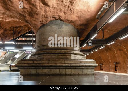 Stockholm, Suède, 9 août 2019 : station de métro T-Centralen Stockholm. Presque chaque gare de Stockholm a sa propre décoration artistique, l'Europe Banque D'Images