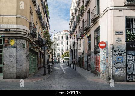 Madrid, Espagne, 5 juin 2022 : quartier de Malasana dans le centre de Madrid. C'est un quartier animé et un centre pour le phénomène hipster, plein de vie Banque D'Images