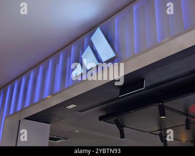 KUALA LUMPUR, MALAISIE - 28 AOÛT 2024 : magasin de détail de la marque Adidas dans le grand centre commercial Banque D'Images