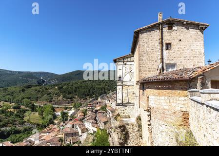 Vue panoramique de Frias une petite ville pittoresque à Burgos, Espagne, Europe Banque D'Images