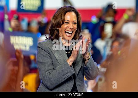 ATLANTA, GÉORGIE – 19 octobre 2019 : le vice-président Kamala Harris a souligné l’importance du vote par anticipation. Elle a également parlé des risques désastreux qu’un deuxième mandat de Donald Trump pose aux femmes à travers le pays. Harris a été rejoint par des membres de la famille Thurman lors de son événement ce soir. Harris a souligné la mort tragique d'Amber Nicole Thurman qui n'a pas pu obtenir les soins dont elle avait besoin. Crédit : Phil Mistry/Alamy Live News Banque D'Images