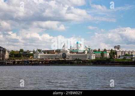 Panorama du Kremlin de Kazan, Russie. Le panorama montre au Kremlin : Palais présidentiel, Tour Soyembika, Cathédrale de l'Annonciation, Mosquée Qolsharif o Banque D'Images