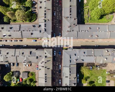 Images de drones aériens du district historique de Nikiszowiec. Vue aérienne drone du domaine historique Nikiszowiec. Vue imprenable sur l'emblématique Archi de brique rouge Banque D'Images