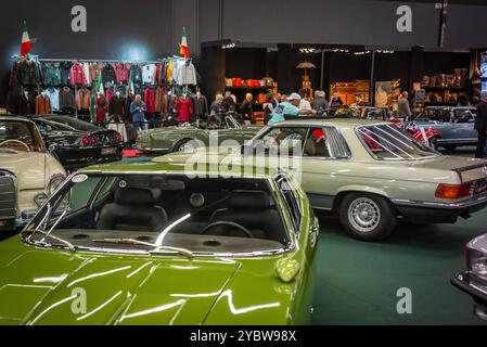 salzbourg, autriche, 19 octobre 2024, exposition classique, exposition de voitures anciennes et de motos, exposition oldtimer. *** salzbourg, Österreich, 19 okt 2024, classic expo, ausstellung für oldtimer und motorräder, oldtimer show Copyright : xw. Simlingerx Banque D'Images