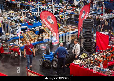 salzbourg, autriche, 19 octobre 2024, exposition classique, exposition de voitures anciennes et de motos, exposition oldtimer. *** salzbourg, Österreich, 19 okt 2024, classic expo, ausstellung für oldtimer und motorräder, oldtimer show Copyright : xw. Simlingerx Banque D'Images