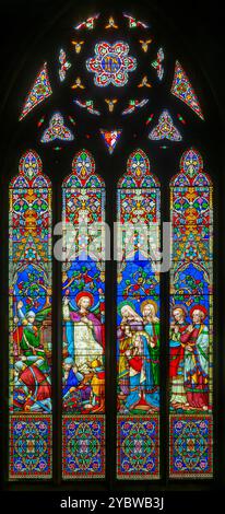 Vitrail Three Maries at the Tomb by William Wailes 1861, Christ Church, Swindon, Wiltshire, Angleterre, ROYAUME-UNI Banque D'Images