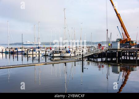 Kiel, Deutschland, 18. OK. 2024 herbstliche Impressionen vom Kieler Hafen entlang der Kiellinie *** Kiel, Allemagne, 18 Oct 2024 impressions automnales du port de Kiel le long de la Kiellinie Banque D'Images