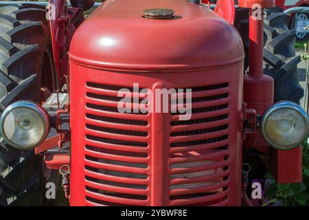 Vue de l'extrémité avant d'un tracteur David Brown 25D. Banque D'Images