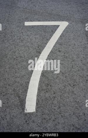 Numéros peints sur tarmac de No1 à No19 Banque D'Images