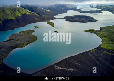 Islande, région du Sudurland, région des hautes terres, vue aérienne du lac Langisjór Banque D'Images