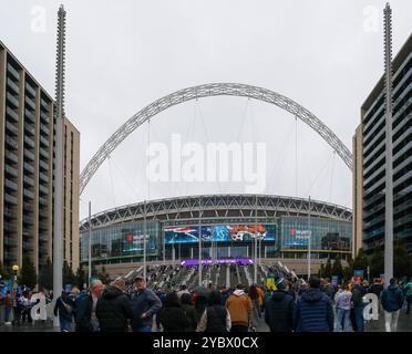 Stade de Wembley, Londres, Royaume-Uni. 20 octobre 2024. Football NFL UK, New England Patriots contre Jacksonville Jaguars ; vue du stade de Wembley depuis Olympic Way. Crédit : action plus Sports/Alamy Live News Banque D'Images