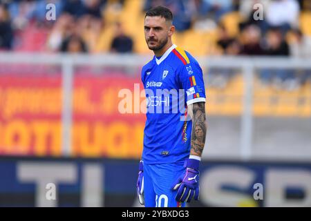 Lecce, Italie. 20 octobre 2024. Le gardien de Lecce Wladimiro Falcone (30 US Lecce) en action lors du match de Serie A Enilive entre l'US Lecce et l'ACF Fiorentina au stade via del Mare à Lecce, en Italie, dimanche 20 octobre 2024. (Crédit image : &#xa9 ; Giovanni Evangelista/LaPresse) crédit : LaPresse/Alamy Live News Banque D'Images