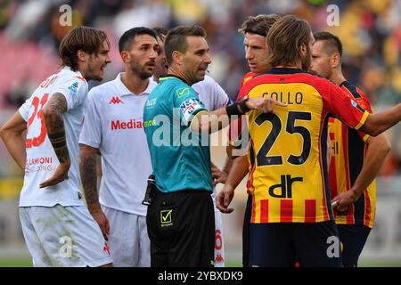 Lecce, Italie. 20 octobre 2024. L’arbitre Mr. Francesco fourneau lors du match de Serie A Enilive entre l’US Lecce et l’ACF Fiorentina au stade via del Mare à Lecce, Italie, dimanche 20 octobre 2024. (Crédit image : &#xa9 ; Giovanni Evangelista/LaPresse) crédit : LaPresse/Alamy Live News Banque D'Images