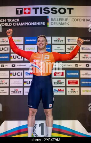 Ballerup, Danemark. 20 octobre 2024. BALLERUP, DANEMARK - 20 OCTOBRE : Harrie Lavreysen, des pays-Bas, pendant le jour 5 des Championnats du monde sur piste UCI Tissot 2024 au Ballerup Super Arena le 20 octobre 2024 à Ballerup, Danemark. (Photo Arne Mill/BSR Agency) crédit : BSR Agency/Alamy Live News Banque D'Images