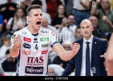 Exultation de Jan Kozamernik - Itas Trentino lors de Itas Trentino vs Valsa Group Modena, match de Superligue italienne de volleyball Serie A hommes à trente, Italie, le 20 octobre 2024 Banque D'Images