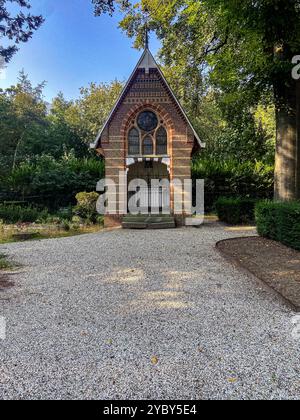 Cementery Chapel. Cimetière et chapelle de Cementery à Driebergen, pays-Bas. Driebergen RK Begraafplaats Utrecht Nederland Copyright : xGuidoxKoppesxPhotox Banque D'Images