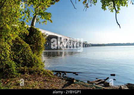 Pont Woodrow Wilson, enjambant le fleuve Potomac entre Alexandria, Virginie et l'état du Maryland Banque D'Images