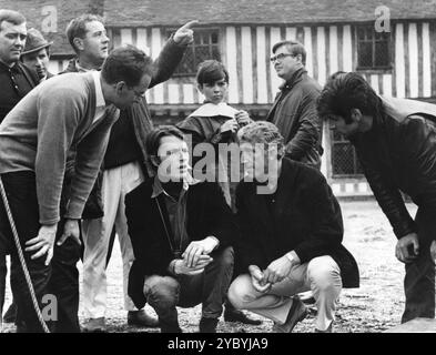 MICHAEL REEVES sur place pour WITCHFINDER GENERAL 1969 réalisateur MICHAEL REEVES roman RONALD BASSETT scénario TOM BAKER et MICHAEL REEVES Cinématographie JOHN COQUILLON musique PAUL FERRIS garde-robe JILL THOMPSON A Tigon British - American International production Banque D'Images