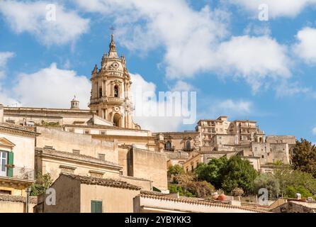 Le dôme de la cathédrale de San Giorgio, est l'église mère de la ville de Modica, province de Raguse, Sicile orientale Banque D'Images