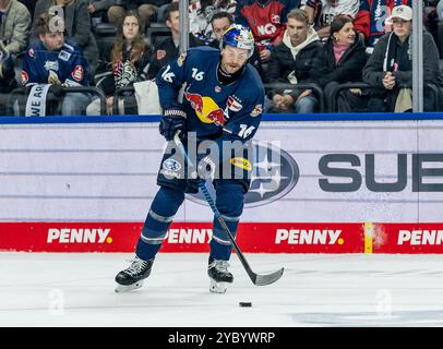 Konrad Abeltshauser (EHC Red Bull Muenchen, #16). GER, EHC Red Bull Muenchen gegen Nuernberg Ice Tigers, Eishockey, DEL, 11. Spieltag, saison 2024/2025, 20.10.2024. Foto : Eibner-Pressefoto/Heike Feiner Banque D'Images