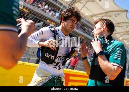 Austin, États-Unis. 20 octobre 2024. Le pilote canadien de formule 1 lance Stroll d'Aston Martin est vu sur la grille pour le Grand Prix de formule 1 des États-Unis sur le circuit des Amériques à Austin, au Texas, le dimanche 20 octobre 2024. Photo de Greg Nash/UPI crédit : UPI/Alamy Live News Banque D'Images