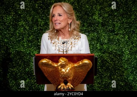 Washington, États-Unis. 20 octobre 2024. La première dame Jill Biden prend la parole lors d'un événement dans la salle est de la Maison Blanche à Washington, DC, États-Unis, le dimanche 20 octobre, 2024. la manifestation a été organisée pour célébrer une nouvelle visite publique élargie de la Maison Blanche, qui sera dévoilée lundi par la première dame. Photo de Stefani Reynolds/UPI crédit : UPI/Alamy Live News Banque D'Images