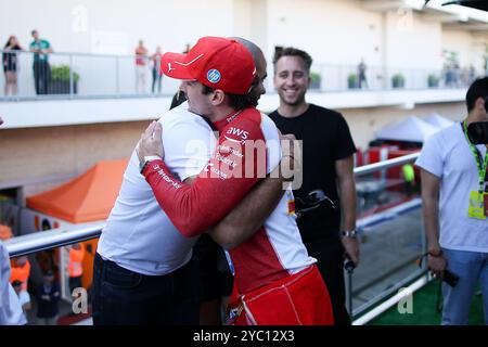 Austin, Etats-Unis. 21 octobre 2024. LECLERC Charles (mco), Scuderia Ferrari SF-24, portrait et Tony Parker, joueur français de basket-ball lors du Grand Prix de formule 1 Pirelli des États-Unis 2024, 19e manche du Championnat du monde de formule 1 2024 du 18 au 20 octobre 2024 sur le circuit des Amériques, à Austin, États-Unis - photo Eric Alonso/DPPI crédit : DPPI Media/Alamy Live News Banque D'Images