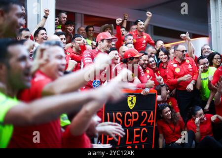 Austin, Etats-Unis. 21 octobre 2024. LECLERC Charles (mco), Scuderia Ferrari SF-24, portrait, SAINZ Carlos (spa), Scuderia Ferrari SF-24, portrait de l'équipe lors du Grand Prix de formule 1 Pirelli des États-Unis 2024, 19e manche du Championnat du monde de formule 1 2024 du 18 au 20 octobre 2024 sur le circuit des Amériques, à Austin, États-Unis d'Amérique - photo Eric Alonso/DPPI crédit : DPPI Media/Alamy Live News Banque D'Images