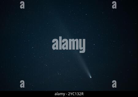 Cuellar, Espagne. 20 octobre 2024. La comète C/2023 A3 (ATLAS de Tsuchinshan), connue aussi sous le nom de « comète du siècle », traverse le ciel. Crédit : Marcos del Mazo/Alamy Live News Banque D'Images