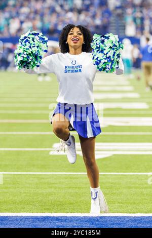 Indianapolis, Indiana, États-Unis. 20 octobre 2024. Les Indianapolis Colts Cheerleader jouent lors d'un match de la NFL contre les Miami Dolphins au Lucas Oil Stadium à Indianapolis, Indiana. John Mersits/CSM/Alamy Live News Banque D'Images