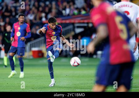 Barcelone, Espagne. 20 octobre 2024. Lamine Yamal en action lors du match LaLiga EA Sports entre le FC Barcelone et le Sevilla FC aux Estadi Olimpic Lluis Companys. Crédit : Christian Bertrand/Alamy Live News Banque D'Images