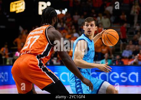 Valencia, Espagne. 20 octobre 2024. Semi Ojeleye de Valence basket en action lors de la Liga Endesa saison régulière Round 4 à Pabellon Furente San Luis. Score final ; Valencia basket 89:88 Morabanc Andorra crédit : SOPA images Limited/Alamy Live News Banque D'Images