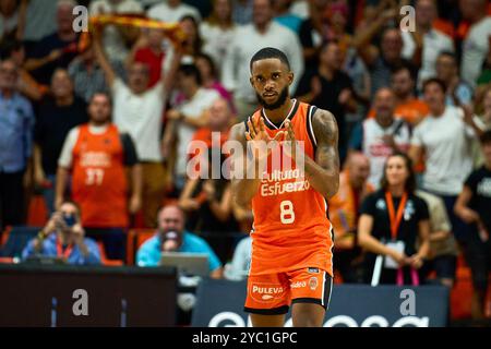 Valencia, Espagne. 20 octobre 2024. Jean Montero de Valencia basket en action lors de la Liga Endesa saison régulière Round 4 au Pabellon Furente San Luis. Score final ; Valencia basket 89:88 Morabanc Andorra crédit : SOPA images Limited/Alamy Live News Banque D'Images