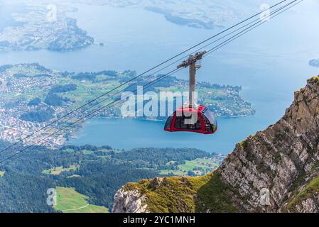 Téléphérique ascendant au sommet du Mont Pilate, Lucerne, Suisse, 17 août 2022 Banque D'Images