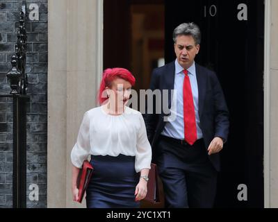 Londres, Royaume-Uni, 15 octobre 2024. Louise Haigh et Ed Miliband député, secrétaire d'État à la sécurité énergétique et Net Zero quittent le 10 Downing Street après la réunion du Cabinet. Banque D'Images