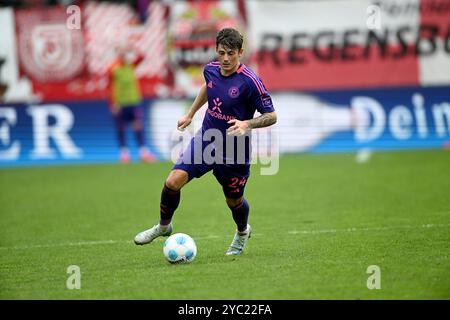 Regensburg, Deutschland. 19 octobre 2024. Fussball ; Spieltag 09 ; 2. Bundesliga ; saison 2024/2025, Jahn Regensburg gegen Fortuna Düsseldorf Am 19.10.2024 in Regensburg UBz : 24 Dawid Kownacki, Fortuna Düsseldorf. Crédit : dpa/Alamy Live News Banque D'Images