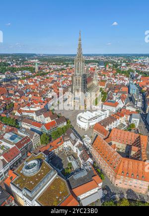 Die Stadt Ulm an der Donau in Baden-Württemberg an der Grenze zu Bayern von oben Ausblick auf die Innenstadt der Schwäbischen Universitätsstadt Ulm Mü Banque D'Images