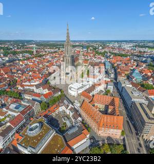 Die Stadt Ulm an der Donau in Baden-Württemberg an der Grenze zu Bayern von oben Ausblick auf die Innenstadt der Schwäbischen Universitätsstadt Ulm Mü Banque D'Images