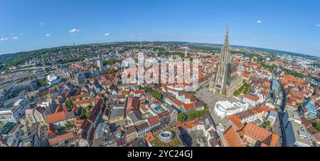 Die Stadt Ulm an der Donau in Baden-Württemberg an der Grenze zu Bayern von oben Ausblick auf die Innenstadt der Schwäbischen Universitätsstadt Ulm Mü Banque D'Images