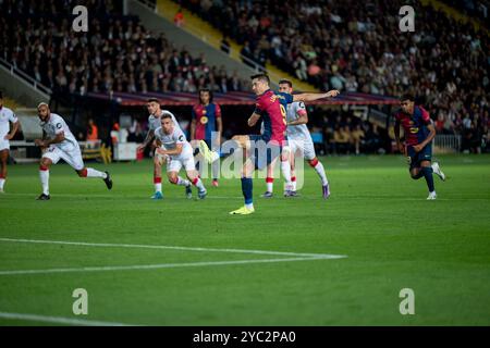 Barcelone, Espagne. 20 octobre 2024. Robert Lewandowski (FC Barcelone) en action lors d'un match de la Liga EA Sports entre le FC Barcelone et le Sevilla FC à l'Estadi Olimpic Lluís Company. Score final : FC Barcelone 5:1 Sevilla FC (photo par Felipe Mondino/SOPA images/SIPA USA) crédit : SIPA USA/Alamy Live News Banque D'Images