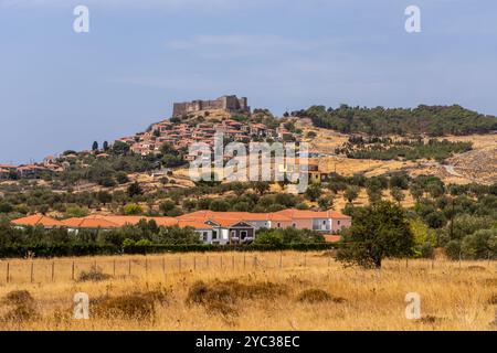 Le château de Molyvos Mithymna (ou Methymna) est une ville et une ancienne municipalité sur l'île de Lesbos, au nord de la mer Égée, en Grèce. Avant 1919, son nom officiel Banque D'Images