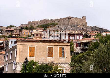 Le château de Molyvos Mithymna (ou Methymna) est une ville et une ancienne municipalité sur l'île de Lesbos, au nord de la mer Égée, en Grèce. Avant 1919, son nom officiel Banque D'Images