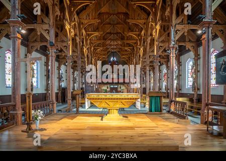 Saint-Valery-sur-somme, France - 09 19 2024 : vue intérieure de l'église Saint-Martin depuis la nef Banque D'Images