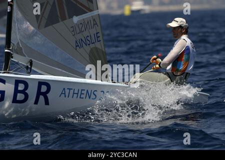 PPL PHOTO AGENCY - COPYRIGHT RÉSERVÉ 2004 OLYMPIC REGATTA - ATHÈNES - Finlandais monohander classe - 14 août Ben Ainslie (GBR) CRÉDIT PHOTO : Peter Be Banque D'Images